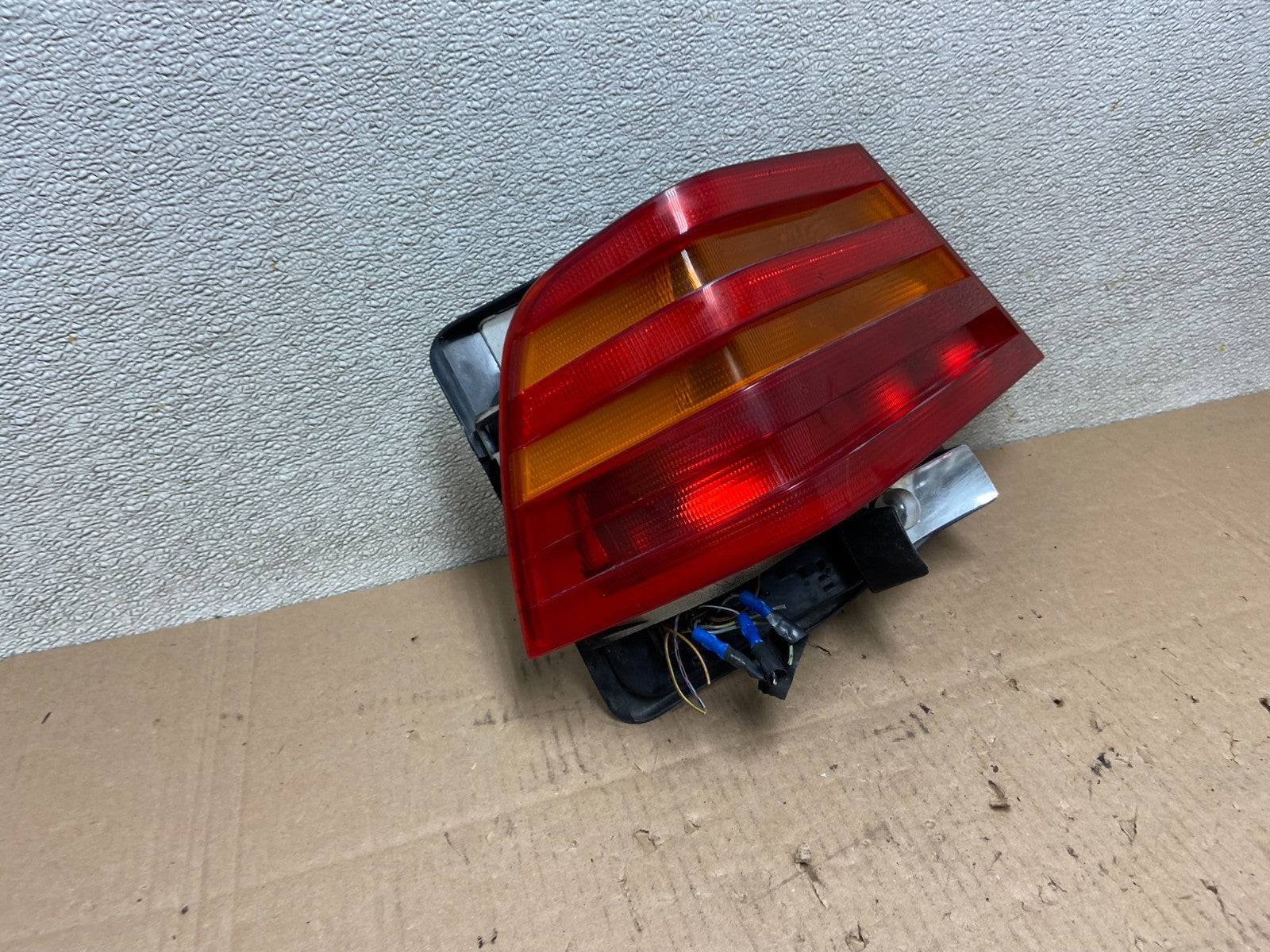 1992-1994 Mercedes W140 S600SEL S600 Left Driver Lh Tail light OEM X9347 DG2