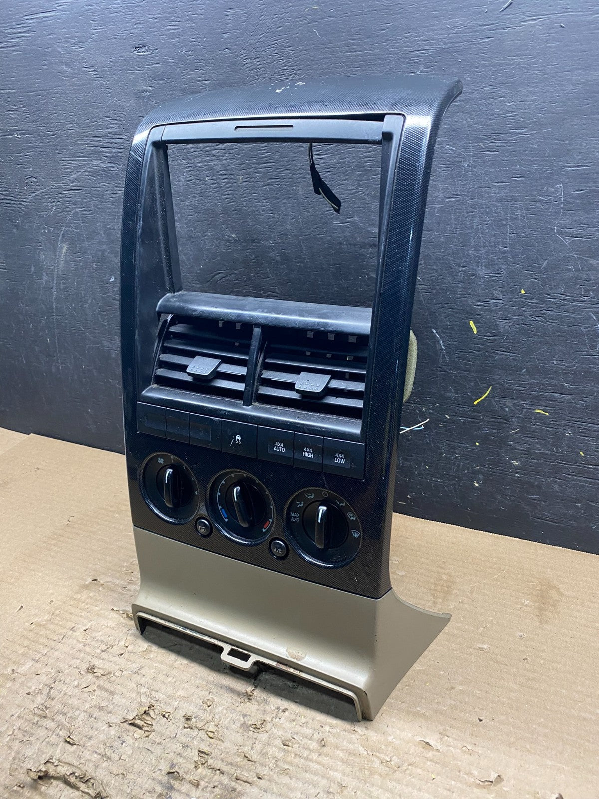 2006 - 2010 Ford Explorer Radio Heater Climate A/C Control Bezel  Trim S6182 DG2