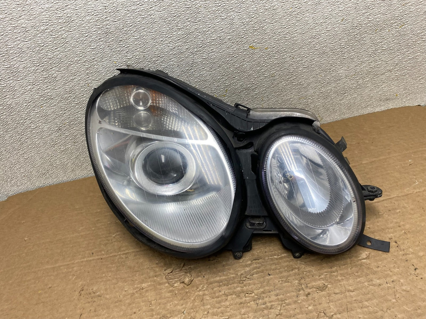 2003-2006 Mercedes E E320 E350 Class Right Passenger Halogen Headlight Z3103 DW0