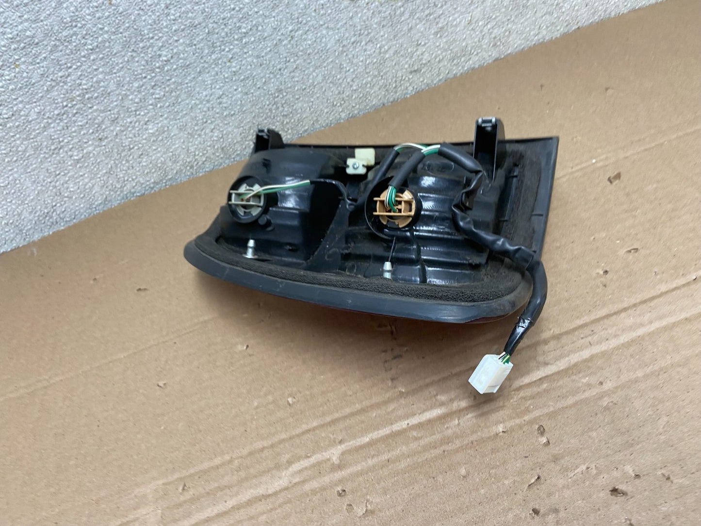 1998 to 2004 Lexus LX470 Right Passenger RH Side Tail Light  OEM AB1321 DG4