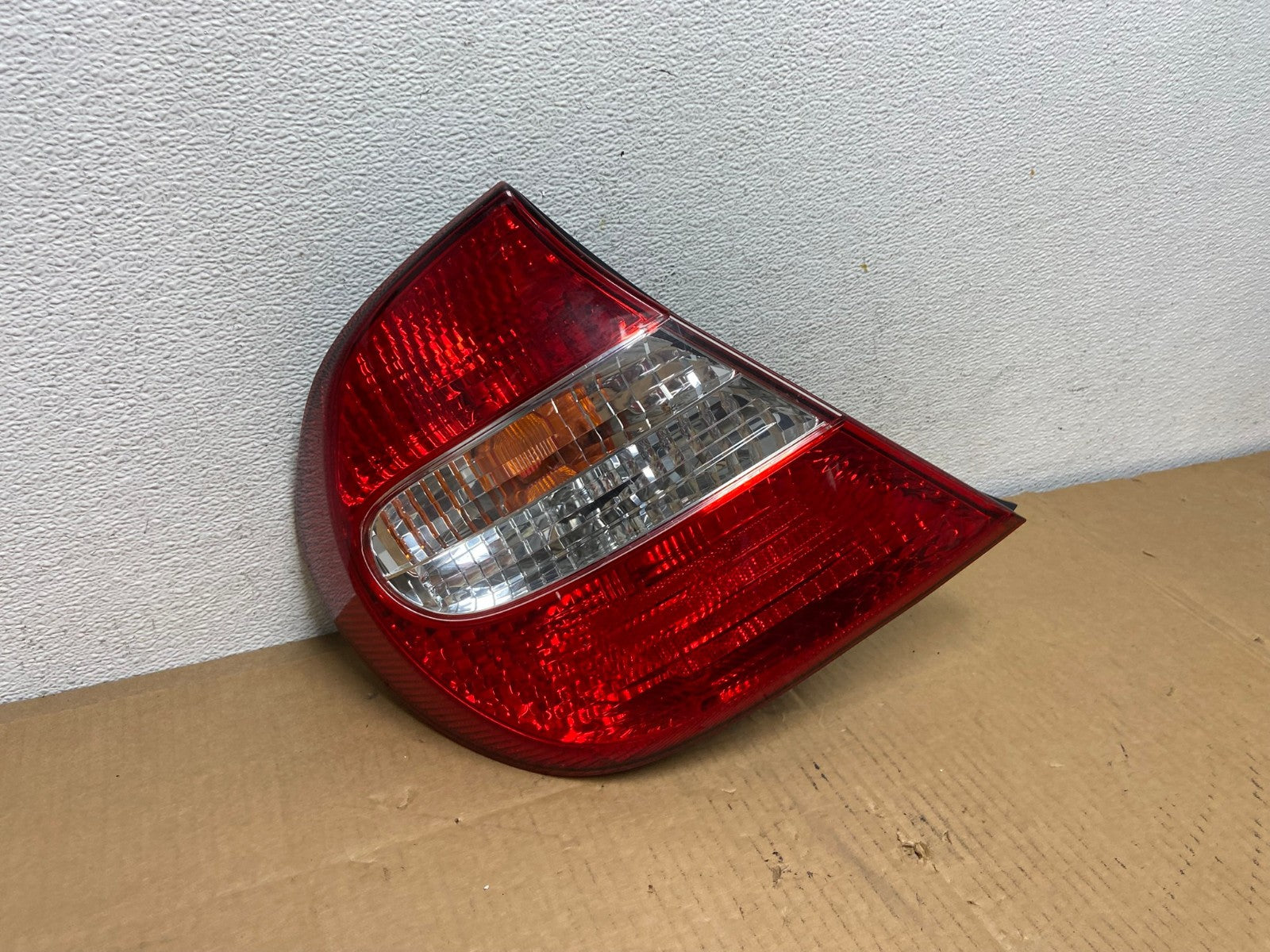 2002 2003 2004 Toyota Camry Left Driver LH Side Tail Light AD0782 LK2