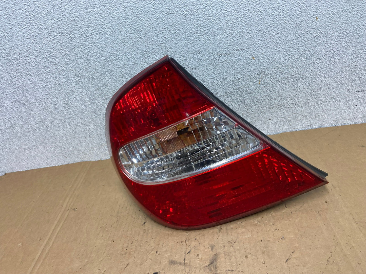 2002 2003 2004 Toyota Camry Left Driver LH Side Tail Light AD3184 LK0