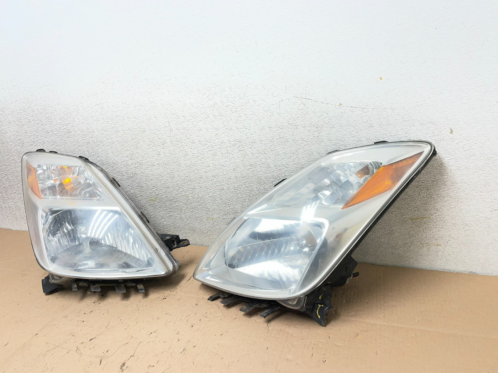 2004-2005 Toyota Prius Left+Right Side Xenon Headlights W1020 DW1