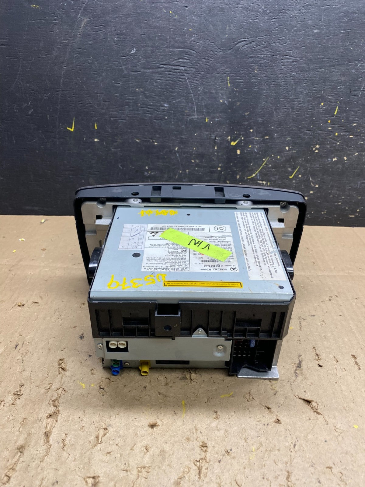 2010-2012 Mercedes W251 R350 Head Command Navigation Radio 6 CD Player u5379 DG4