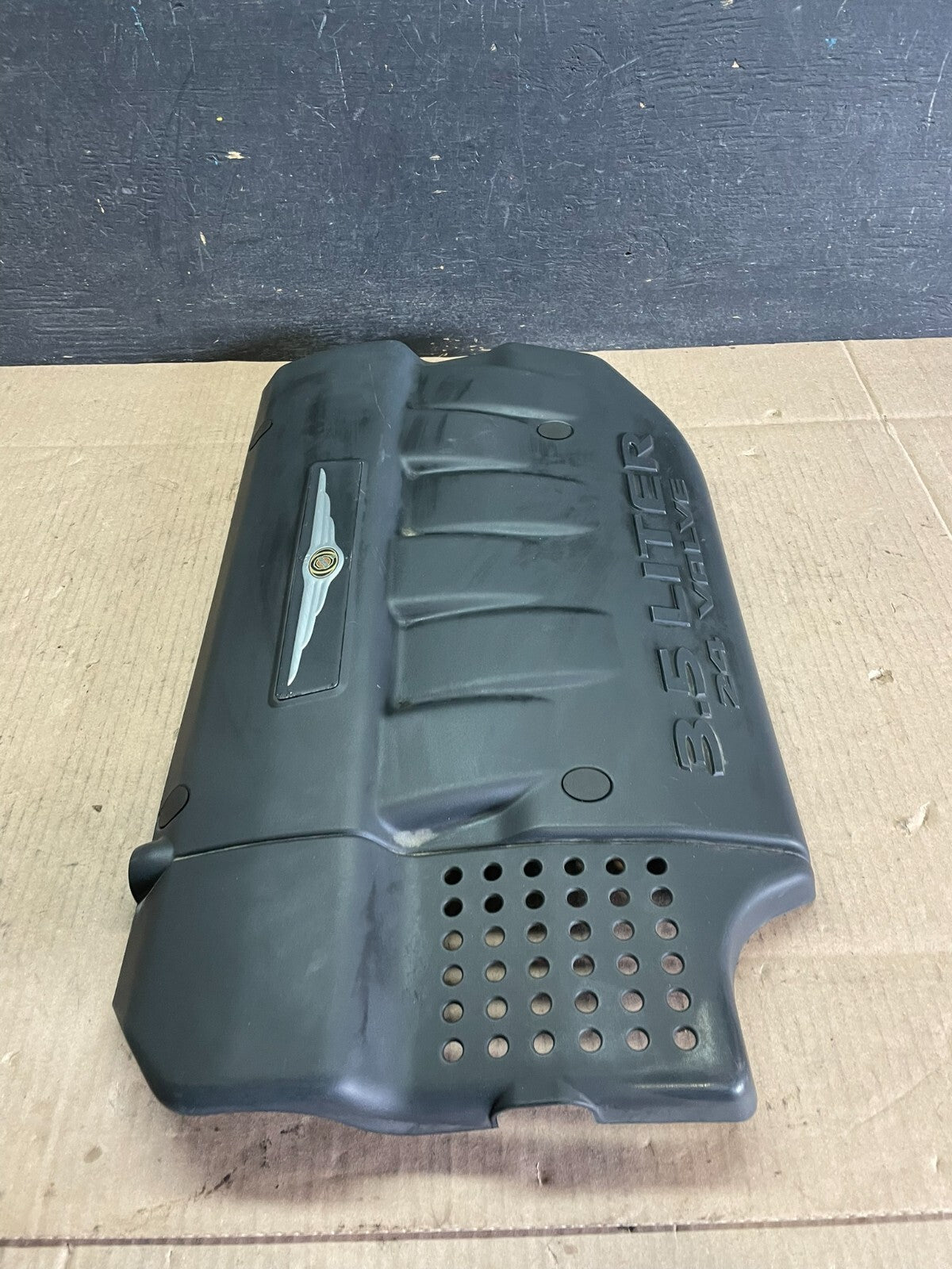 2004 2005 2006 Chrysler Pacifica 3.5L Engine Cover Motor J6913 DG2