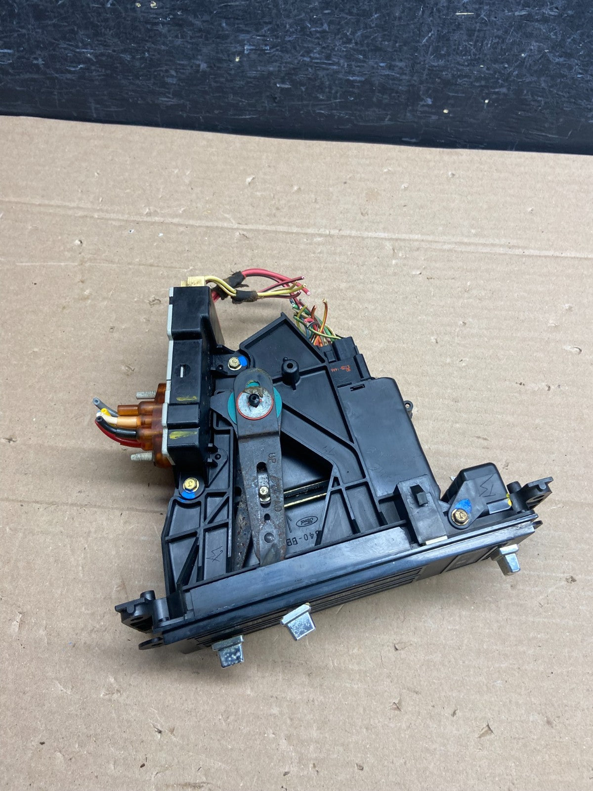 1990 - 1994 Lincoln Town Car Mark VI Climate Control Panel AG5170 DG4
