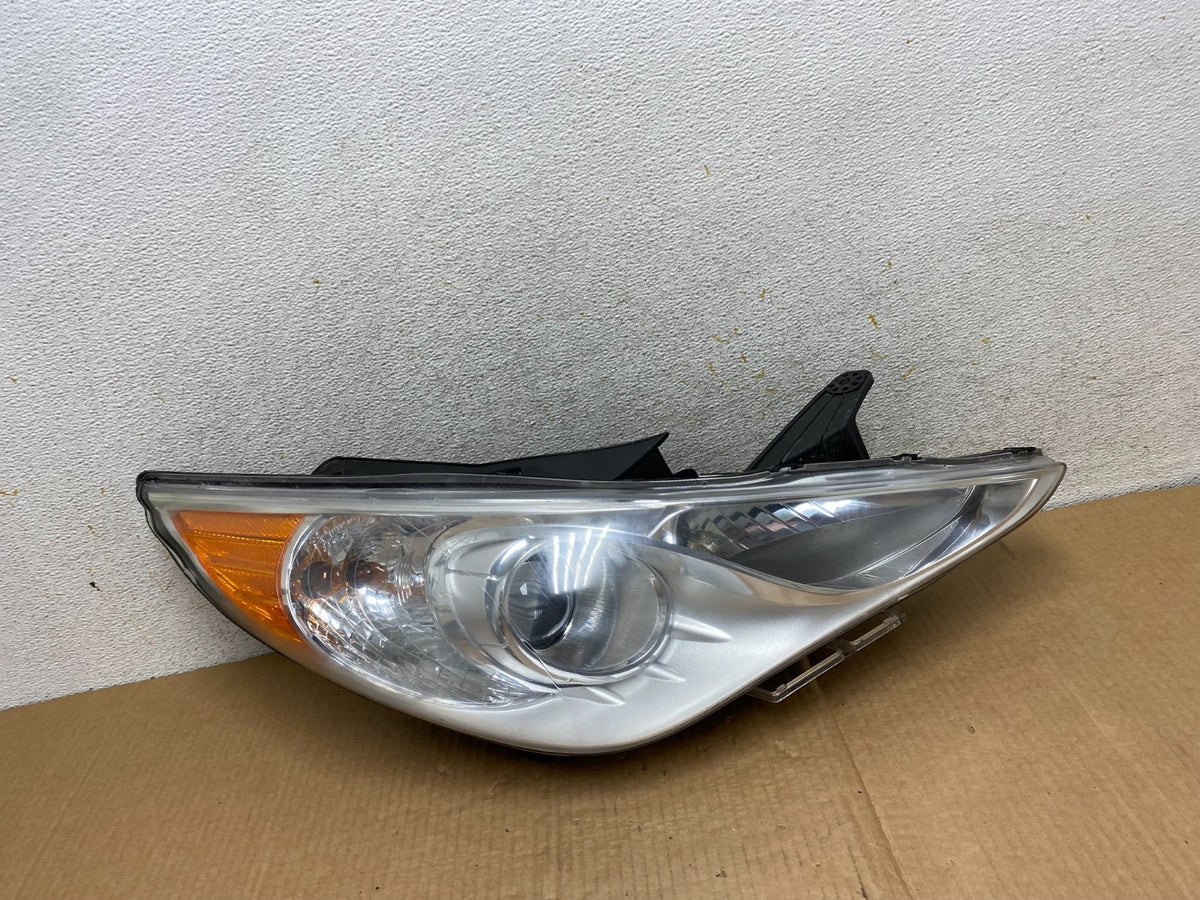 2011 - 2014 Hyundai Sonata Right Passenger Rh Side Headlight Halogen AI5721 DW0