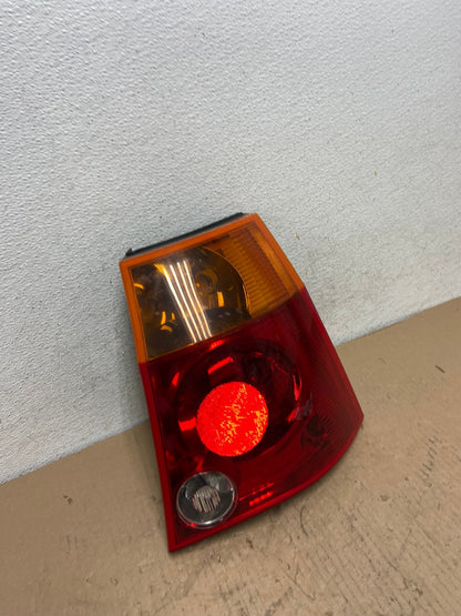2004 to 2006 Chrysler Pacifica Right Passenger Rh Side Tail Light AF3292 LK2