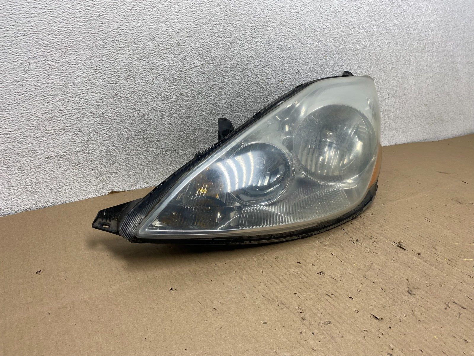2006 to 2010 Toyota Sienna Left Driver Lh Side Headlight Halogen AG8021 DW1