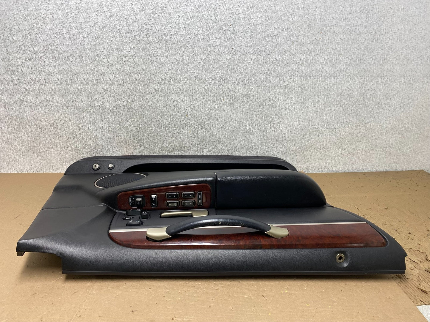 2003 to 2011 Lincoln Town Car Driver Left side Front Door Panel Trim AF49735