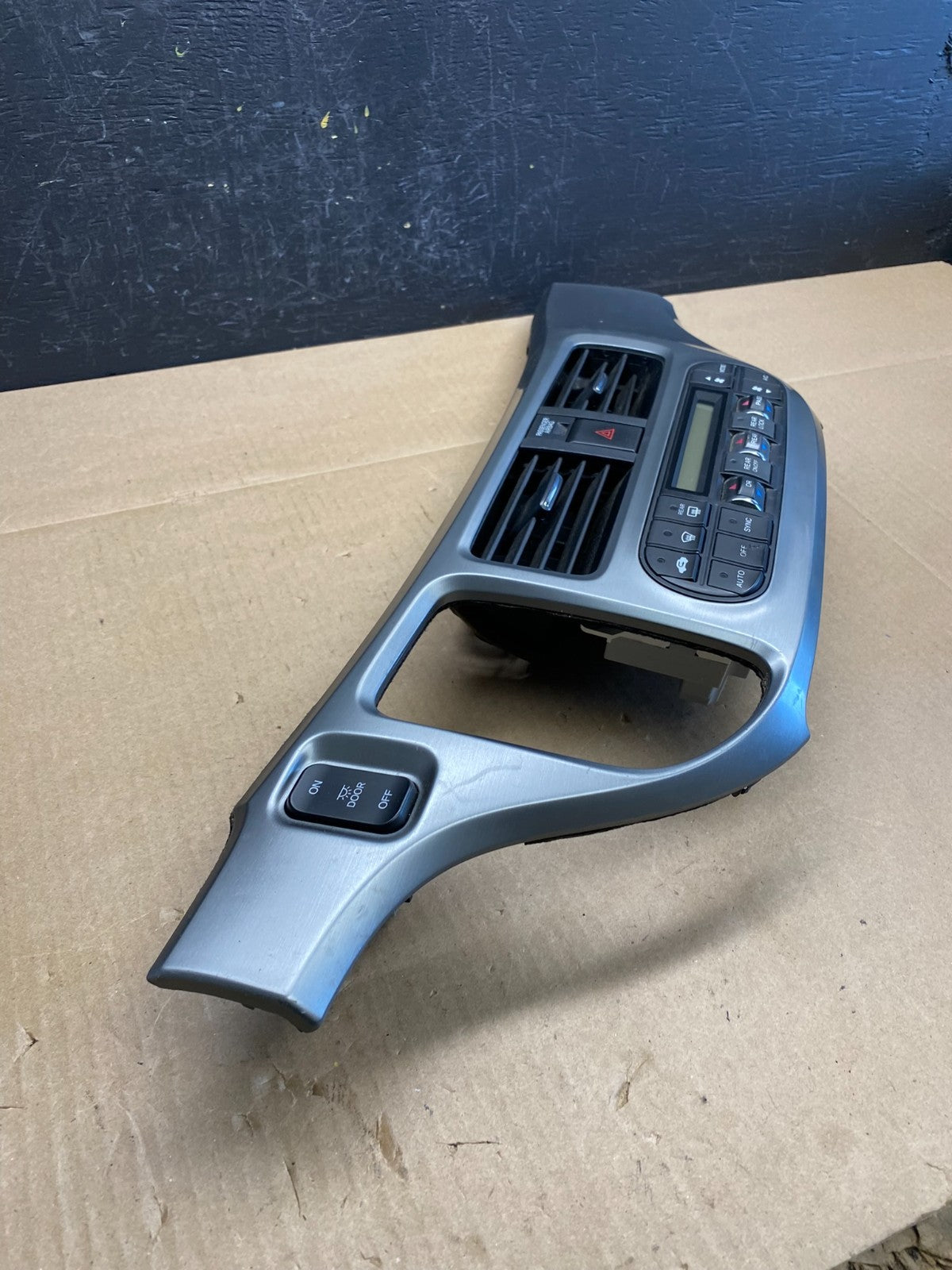 2005 to 2010 Honda Odyssey Radio Climate Control Dash Trim Bezel AC6174 DG1