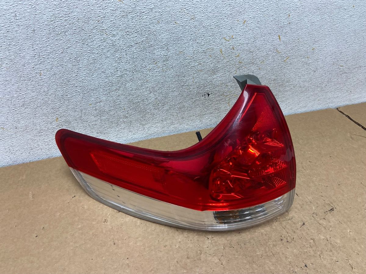 2011-2020 Toyota Sienna Left Driver LH Side Tail Light AI3699 LK0