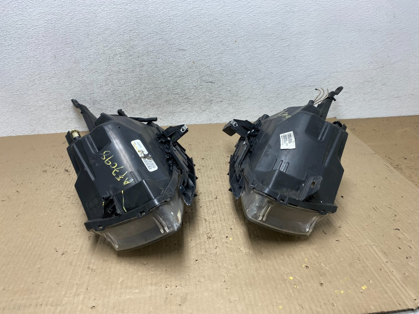 2011 to 2015 Chevrolet Cruze Halogen Left+Right Set Headlights AF7098 DW10