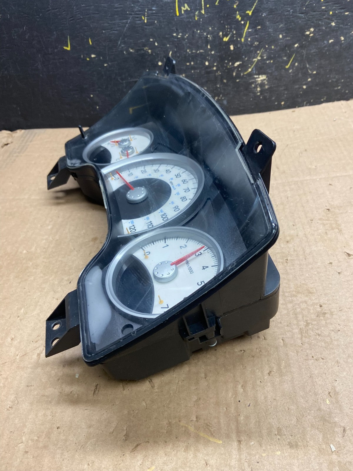 2004 Dodge Durango Speedometer Instrument Cluster Gauge OEM Z0273 DG3
