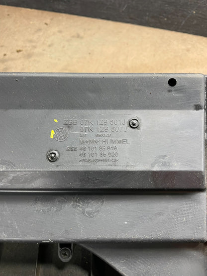 2005 to 2008 Volkswagen Jetta Beetle 2.5L Passat Engine Cover 07k129601j L4156 D8