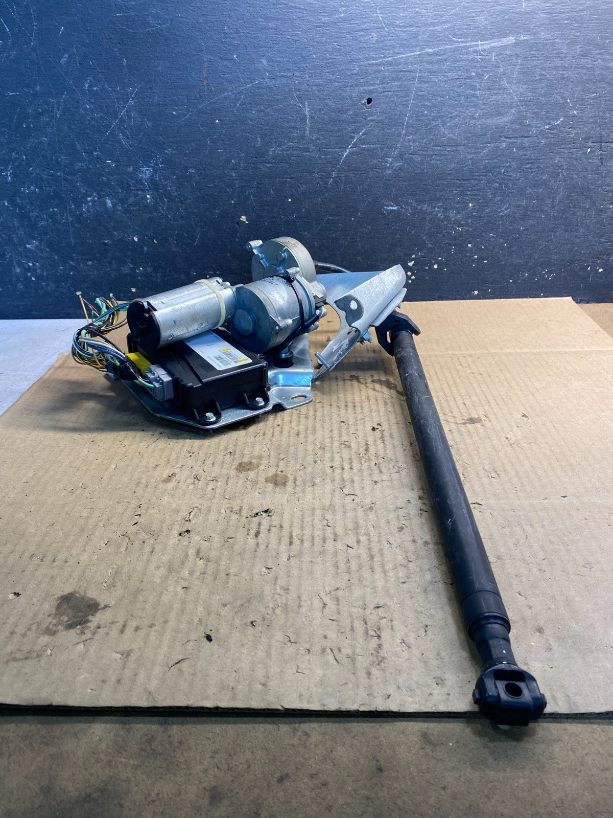 2007 to 2014 Ford Edge MKX Rear Trunk Liftgate Power Motor Actuator OEM z4781 DG0