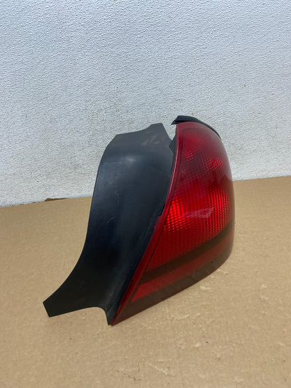 2003 to 2011 Mercury Grand Marquis Right Passenger Side Tail Light AF7310 DW2
