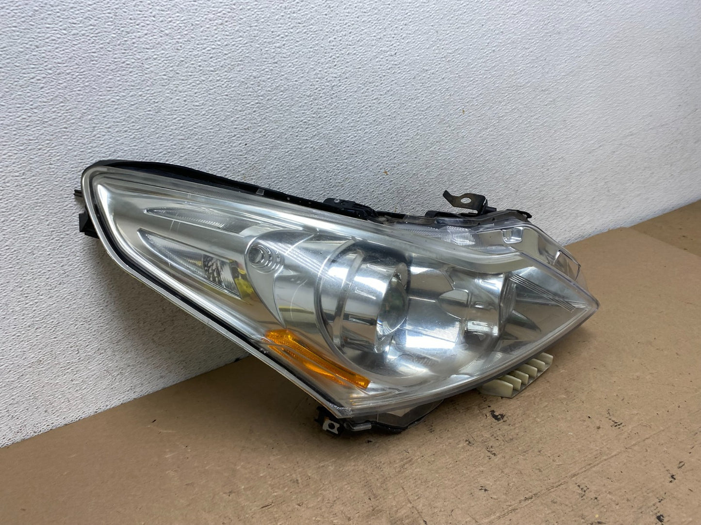 2010-2012 Infiniti G37 Right Passenger Rh Side Xenon HID Headlight AF5016 DW2