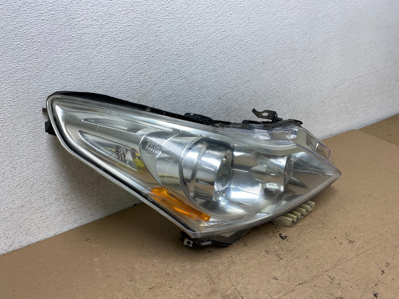 2010-2012 Infiniti G37 Right Passenger Rh Side Xenon HID Headlight AF5016 DW2