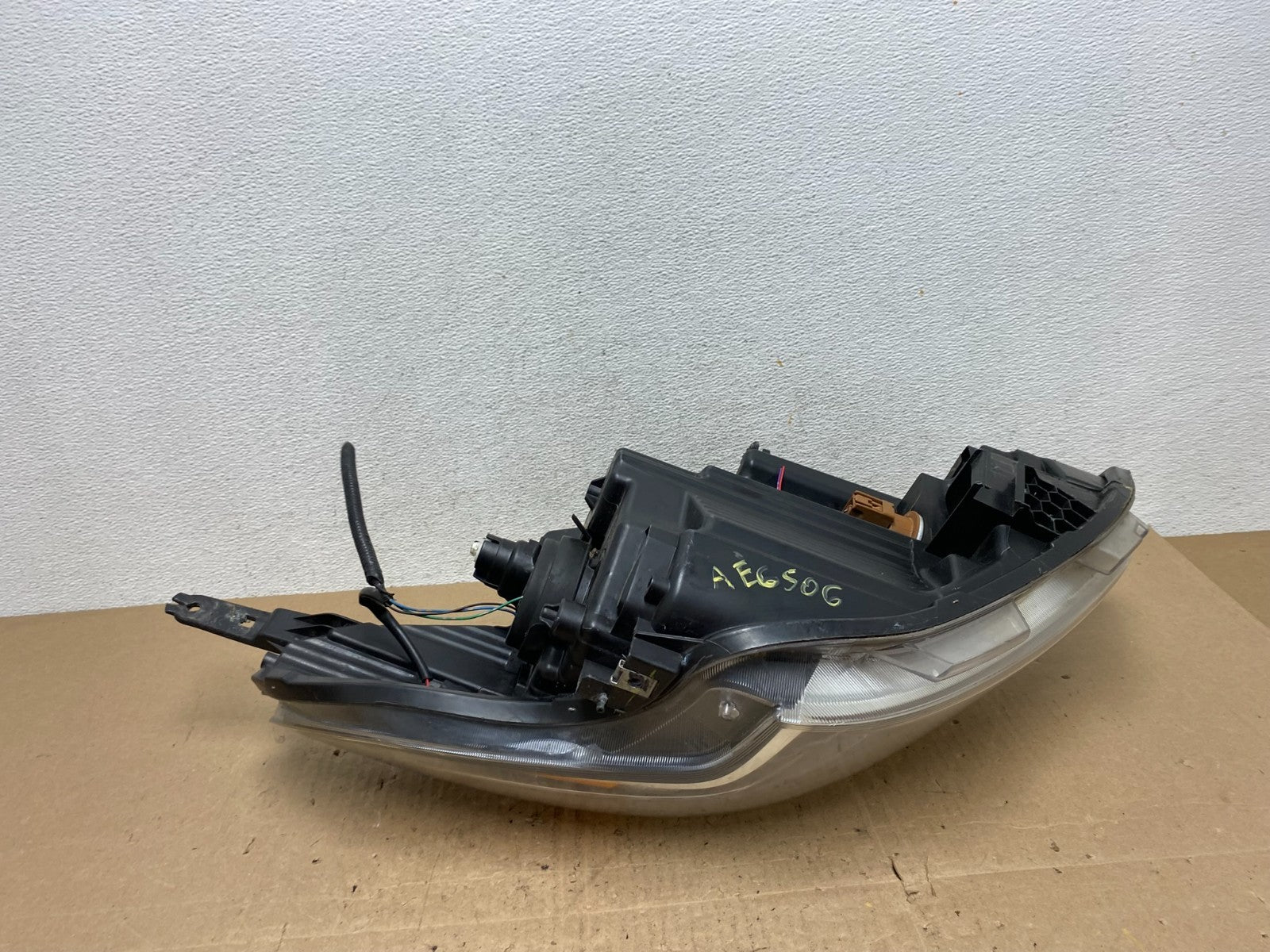 2015 to 2019 Nissan Versa Headlight Left Driver Lh Side AE6506 DW9