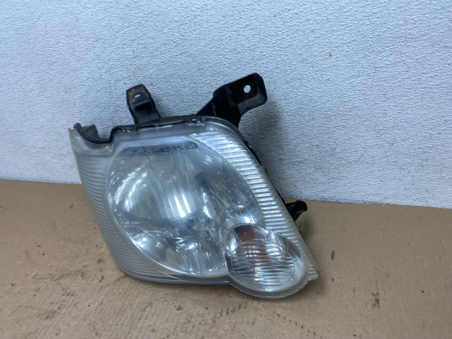2006 to 2010 Ford Explorer Right Passenger Side Headlight AF3227 DW1