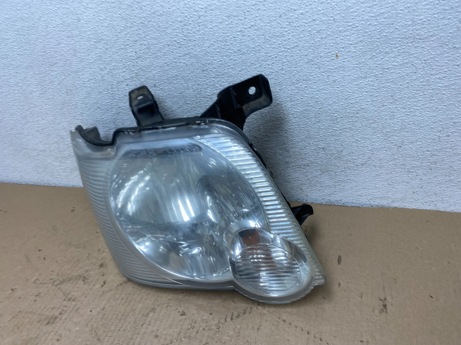 2006 to 2010 Ford Explorer Right Passenger Side Headlight AF3227 DW1