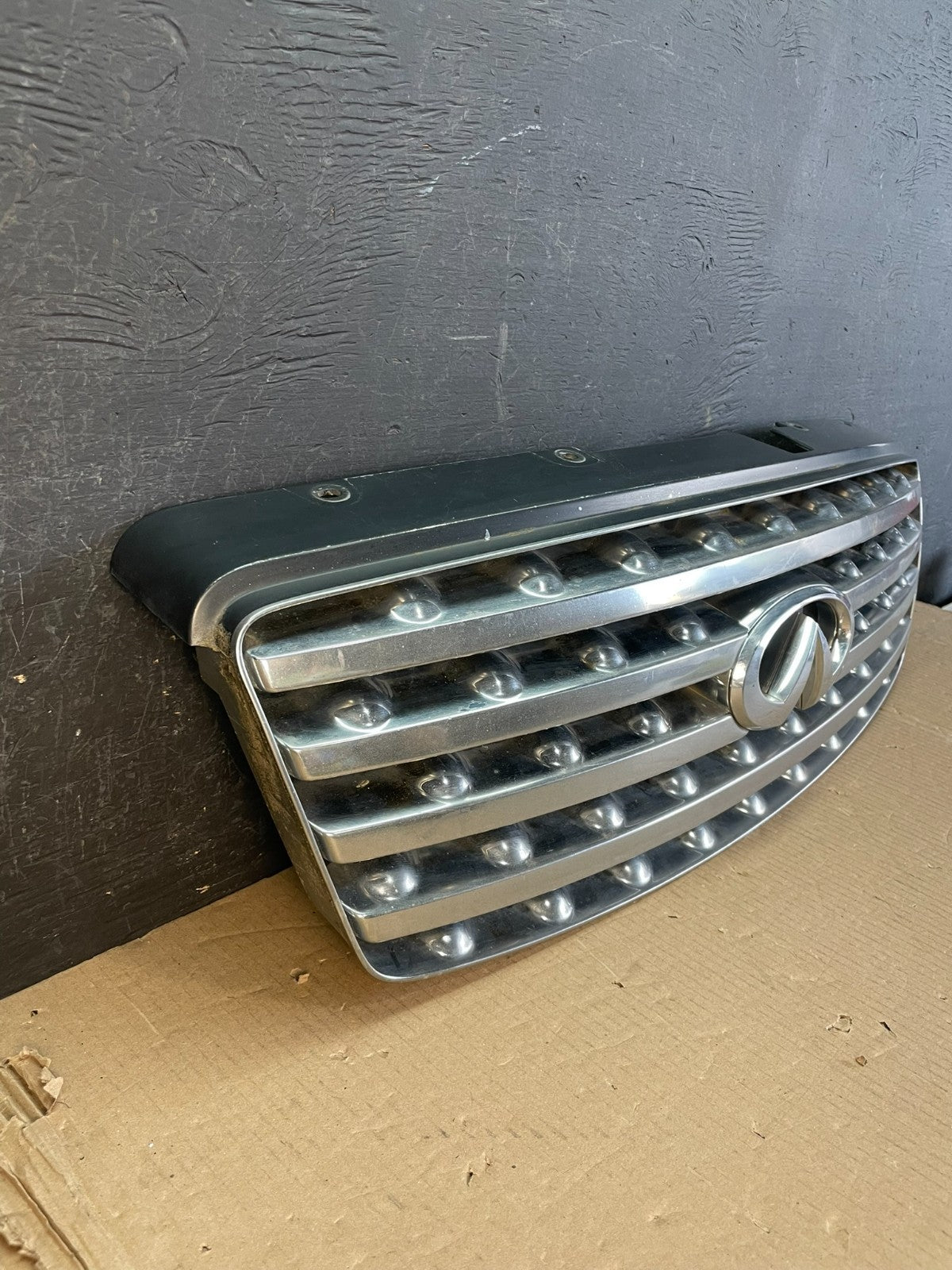 2003 2004 2005 Infiniti FX35 Grill Grille W/ Emblem AE3769 DG2