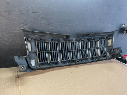 2011 to 2013 Jeep Grand Cherokee Front Upper Grill Grille AE3613 DG4