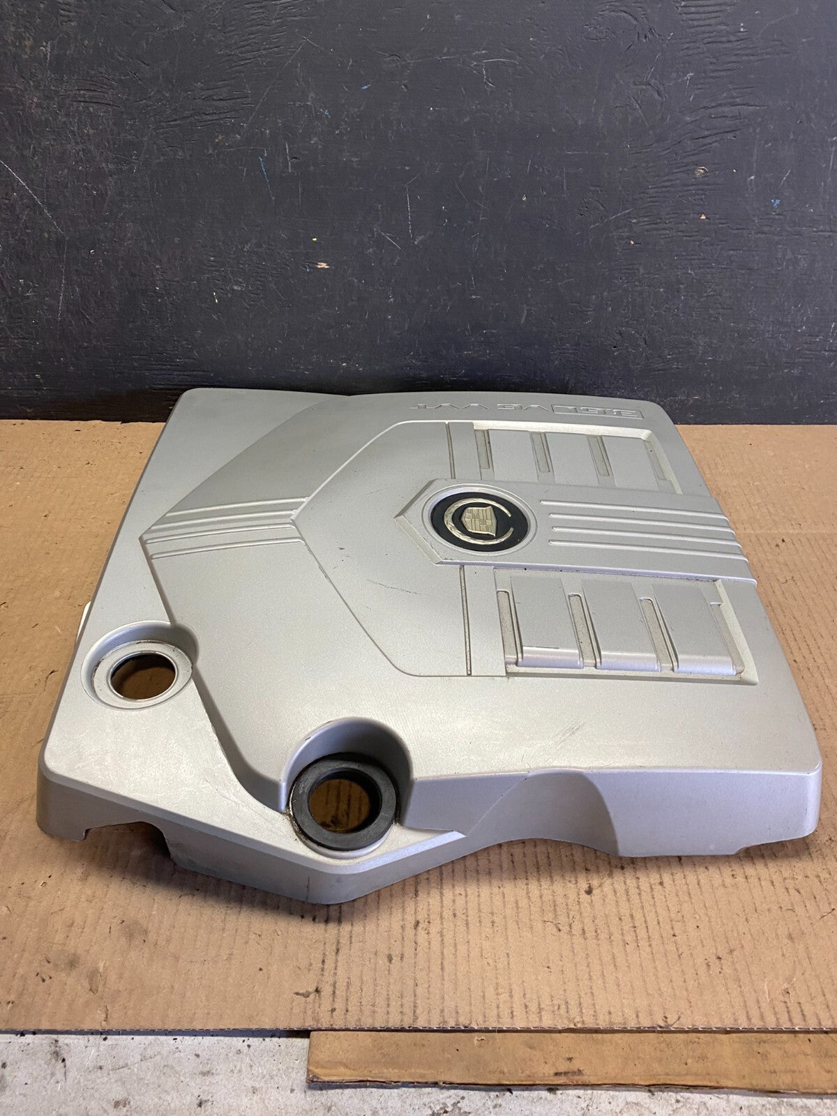 2004 to 2007  Cadillac CTS 3.6L Plastic Engine Cover Shield i3358 OEM DG13