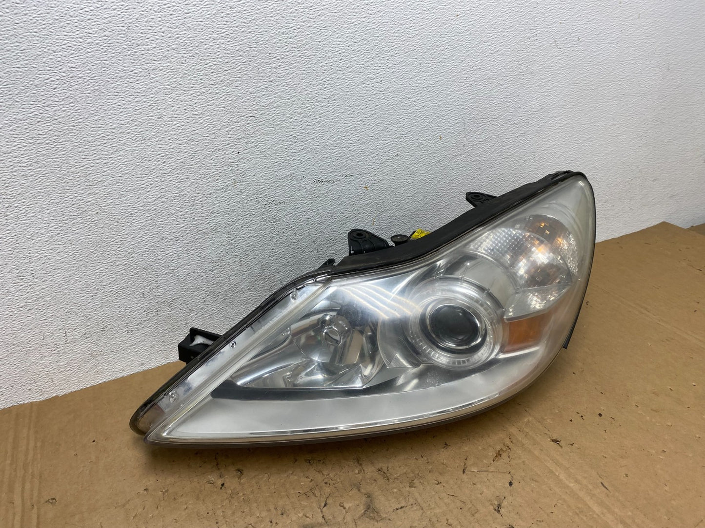2009 - 2011 Hyundai Genesis Left Driver LH Xenon HID Headlight AD3752 DG2