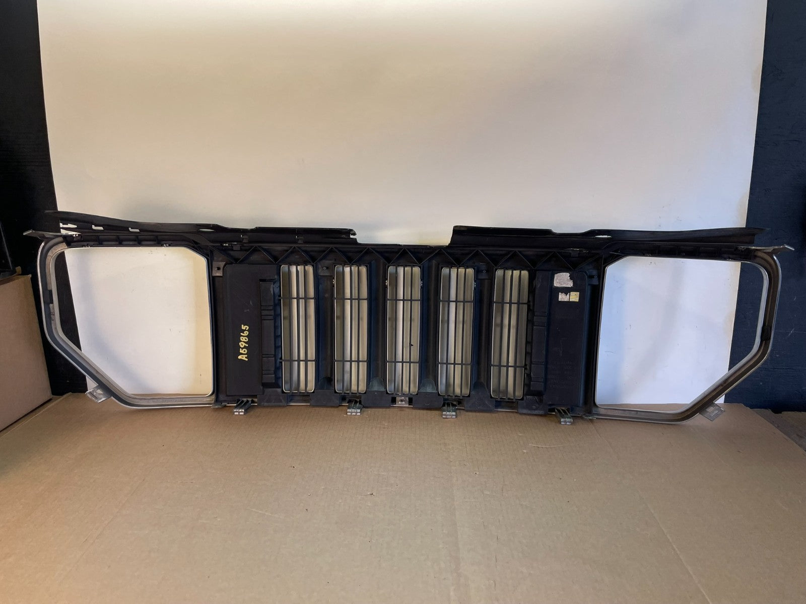 2008 2009 2010 2011 2012 Jeep Liberty Front Upper Grill Grille AG9865 DG3