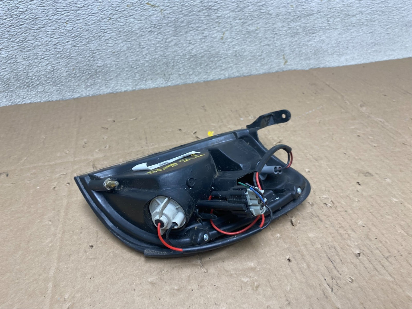 2000-2001 Nissan Xterra Right Passenger Turn Signal Headlight Light T5695 DW4