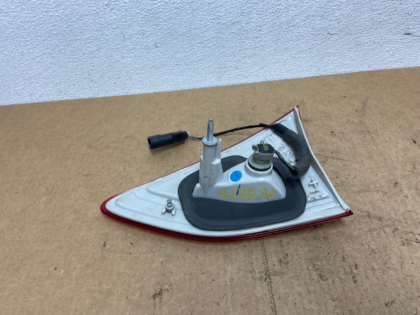 2013 to 2016 Ford Escape Left Driver LH Side Inner Tail Light OEM AC3317 LK5