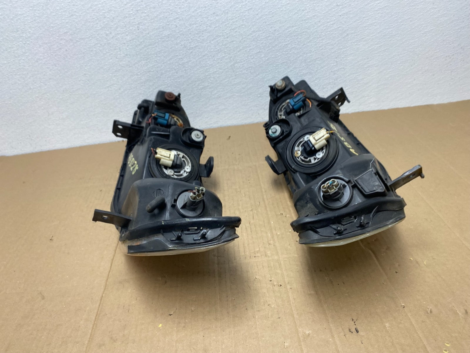 1998 to 2002 Honda Accord Left+Right Set Side Headlights AD2358 DW9