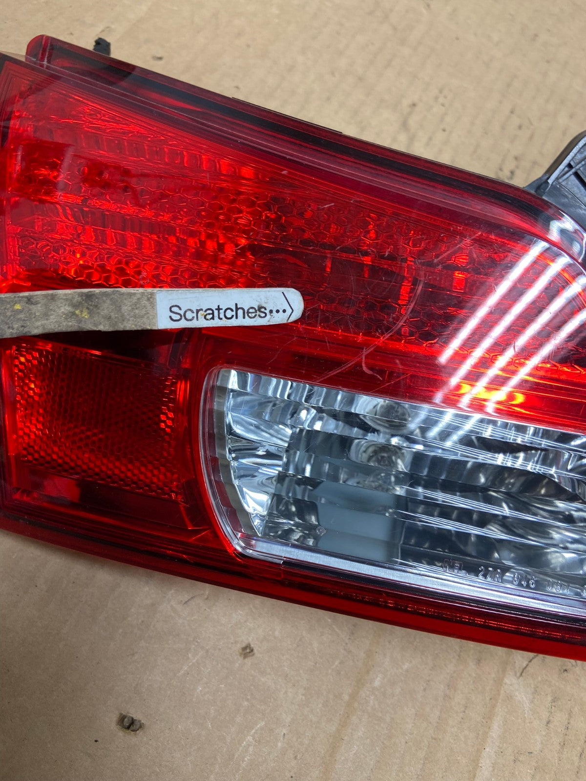 2010-2014 Subaru Outback Left Driver Lh Side Inner Tail Light AD0837 LK3