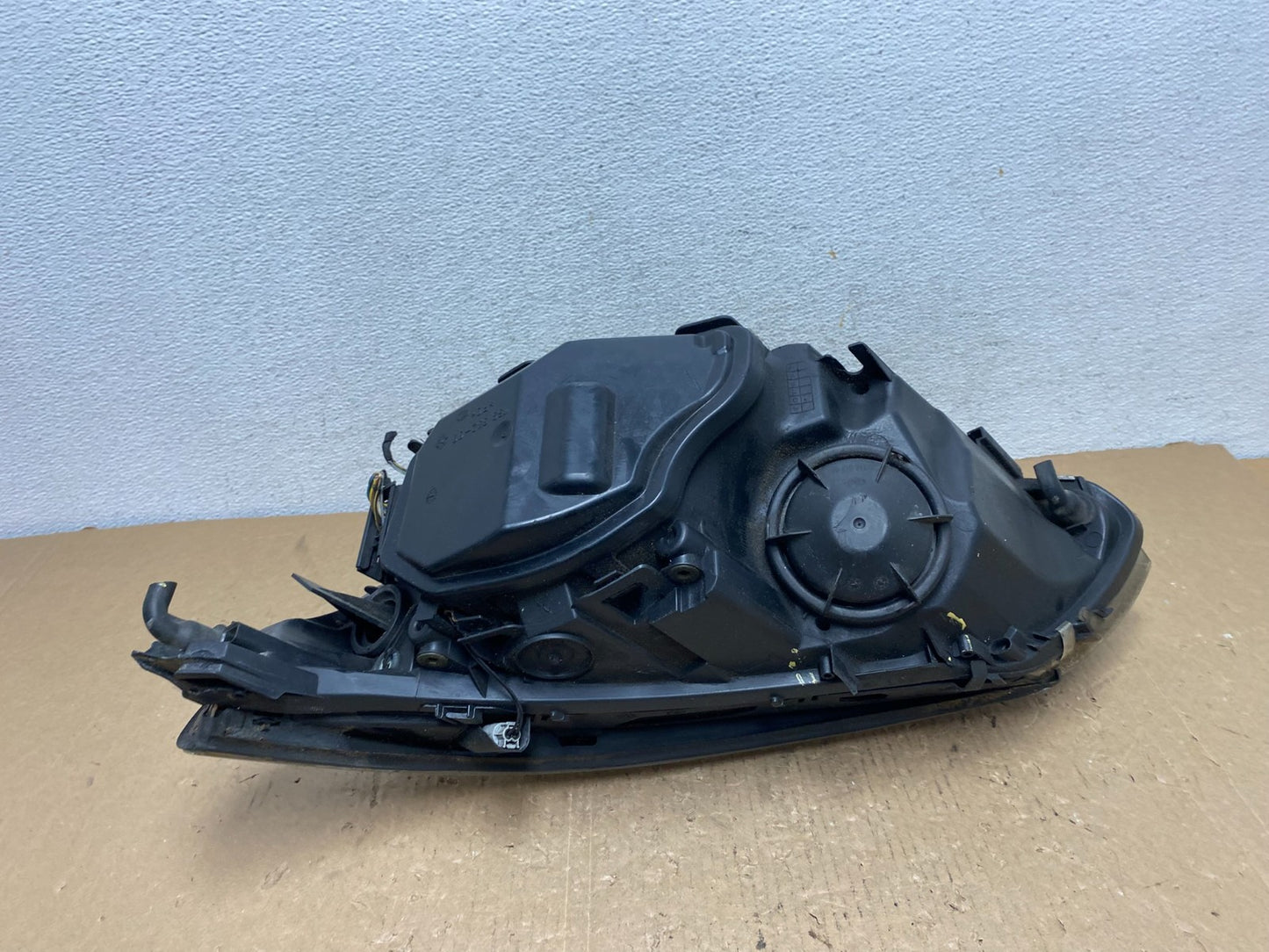 2004 to 2007 BMW 525i 5 Series Headlight Right Passenger Xenon AFS AD8809 DW6