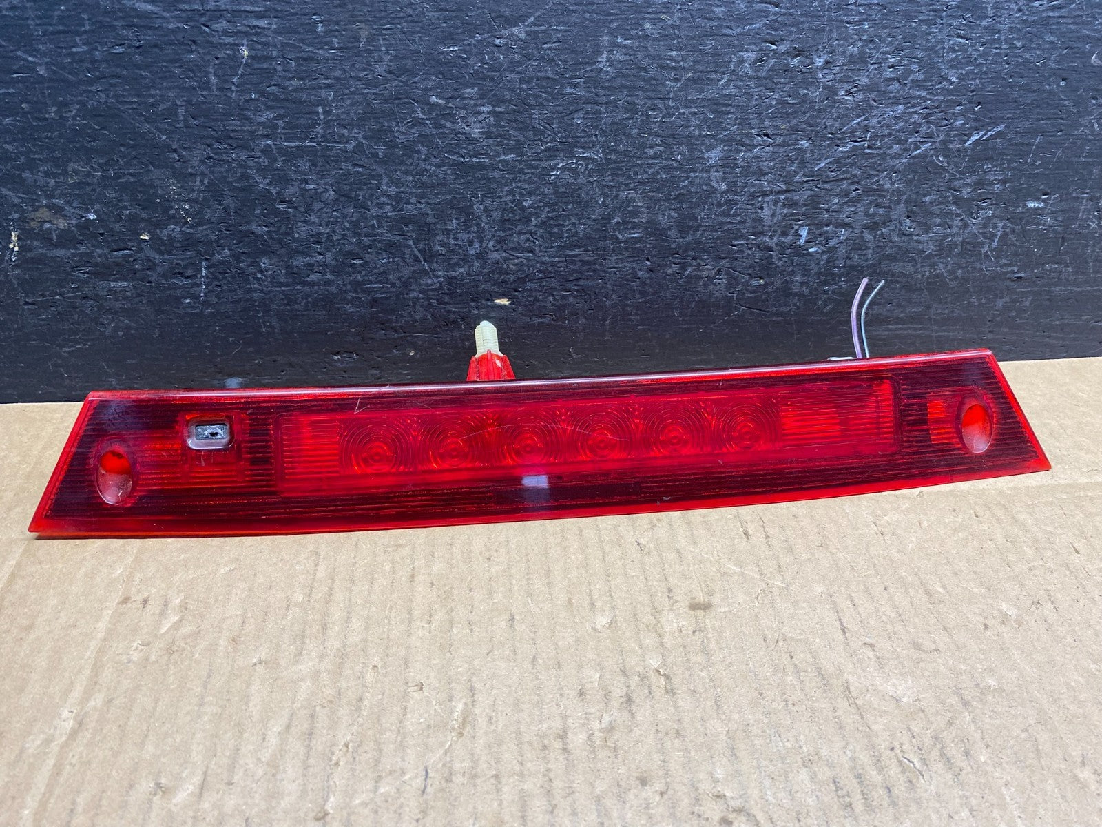 2007 to 2011 Ford Edge Rear Third Brake 3rd Light Lamp AD5100 DG0