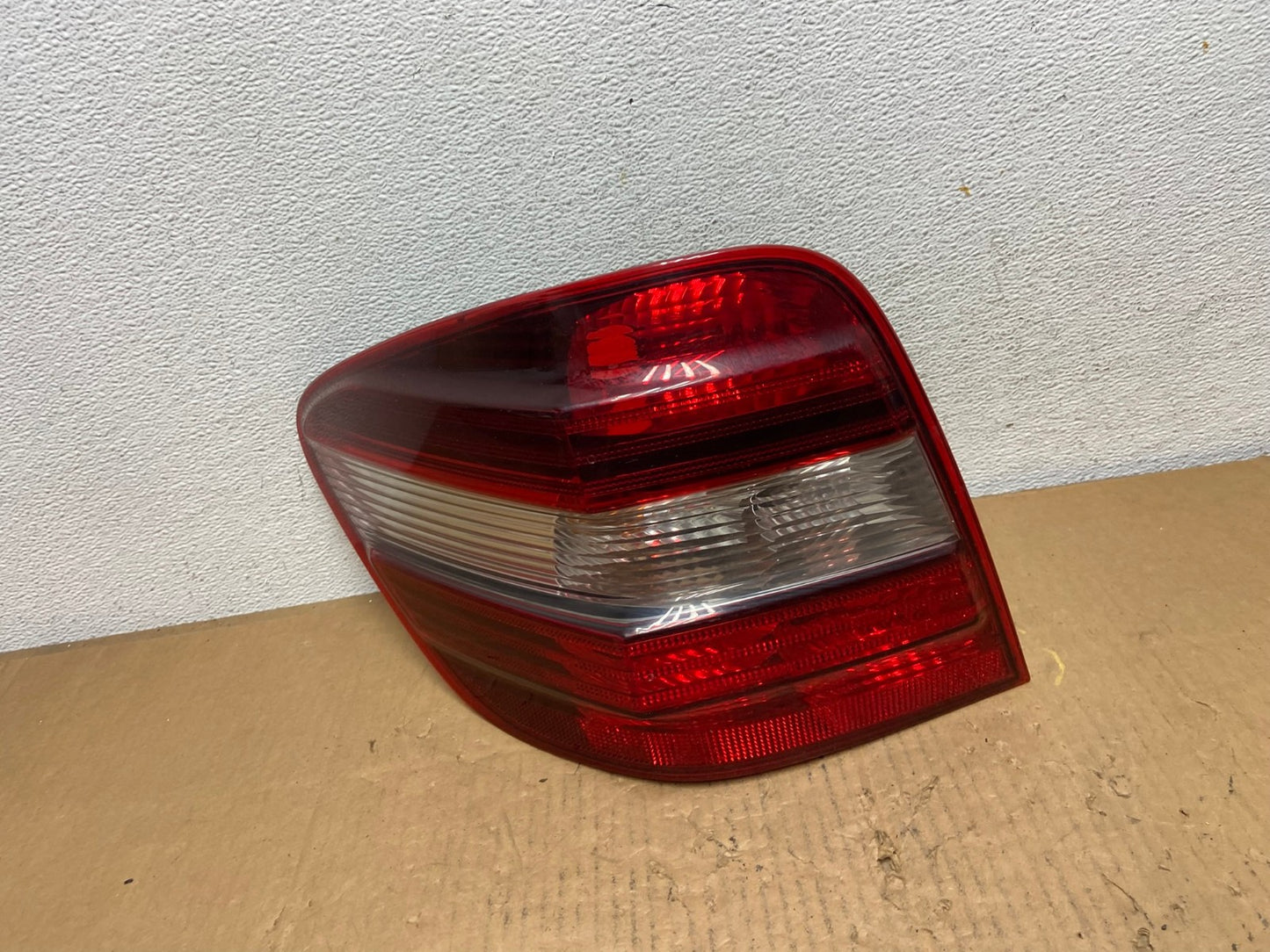 2009 to 2011 Mercedes ML350 ML-Class Left Driver Side Tail Light AD1047 LK0