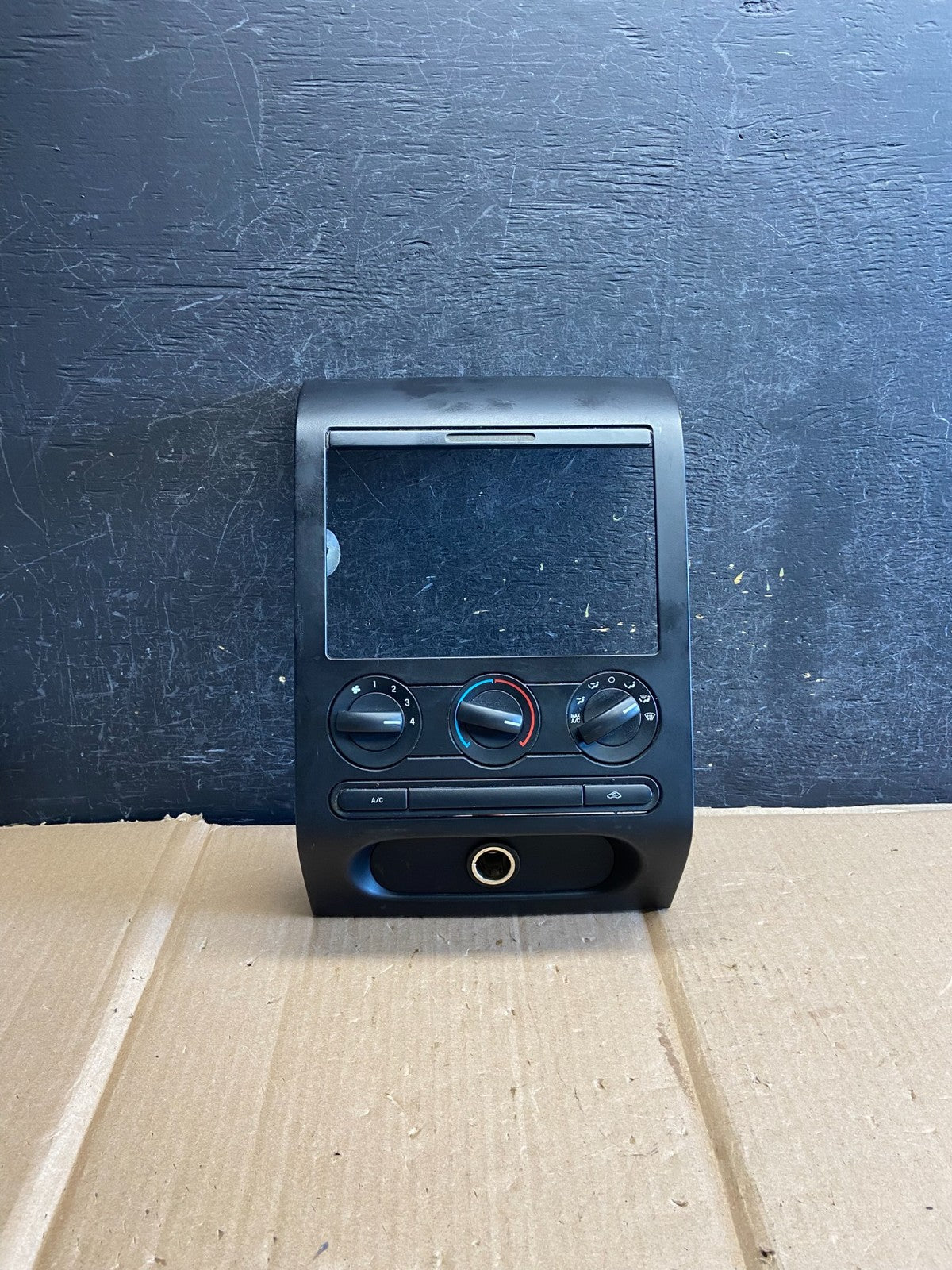 2004 to 2008 Ford F150 Radio Climate Dash Bezel Surround Black AH5575 DW0