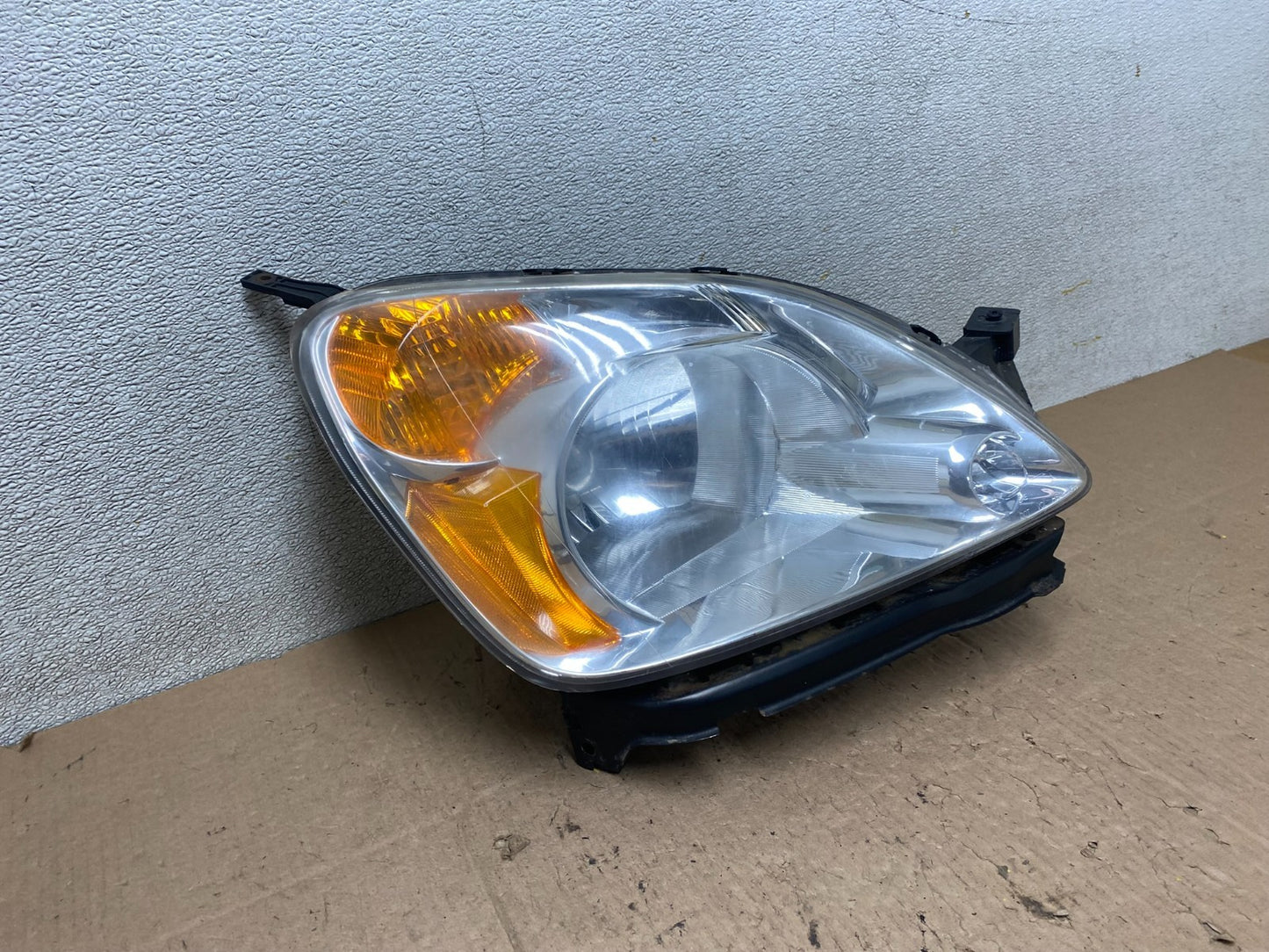 2002 to 2004 Honda CRV CR-V Right Passenger RH Halogen Headlight W0982 DW2