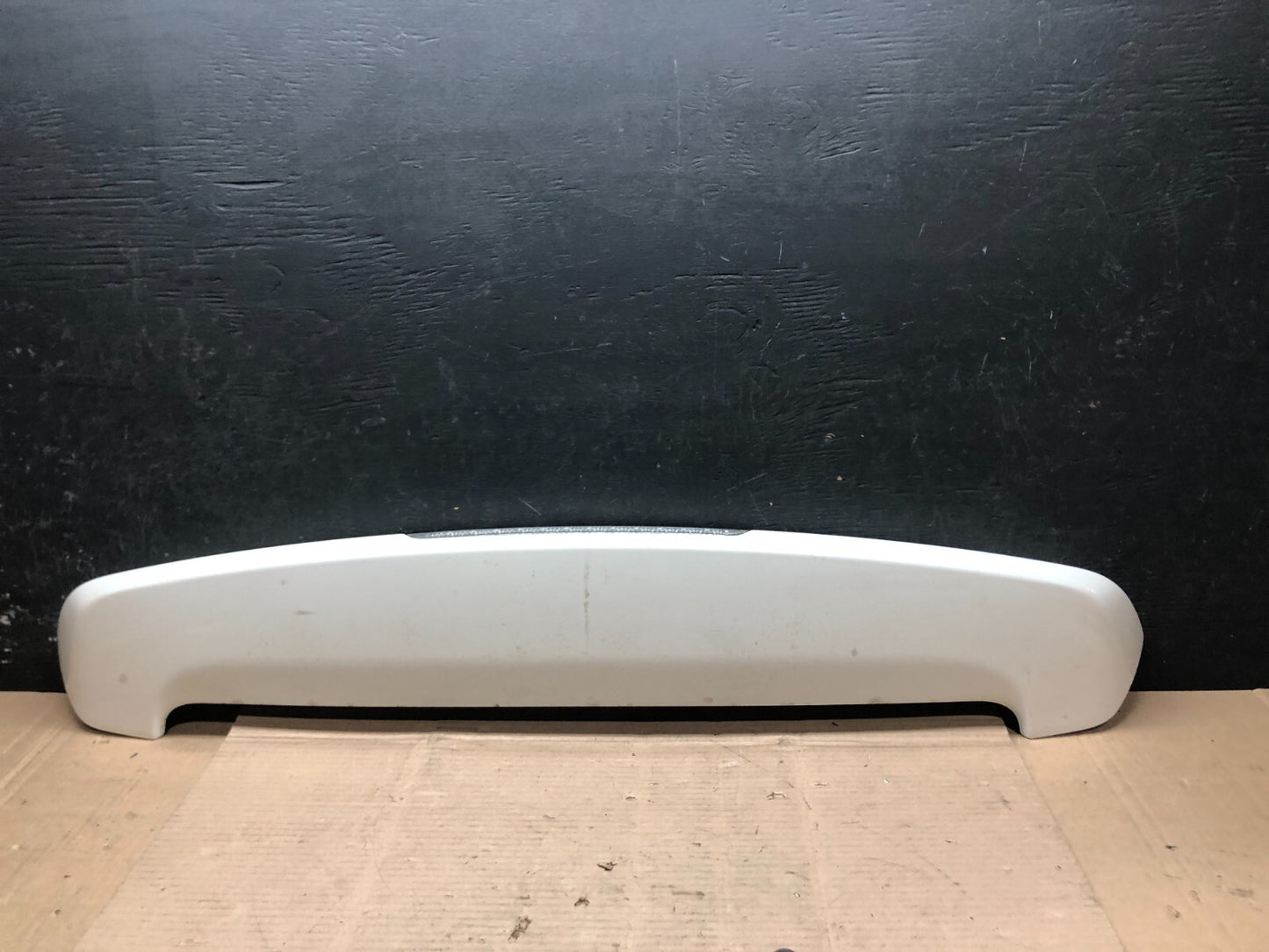 2005 to 2006 Mitsubishi Outlander Rear Spoiler LED Brake Light G7855 PS0