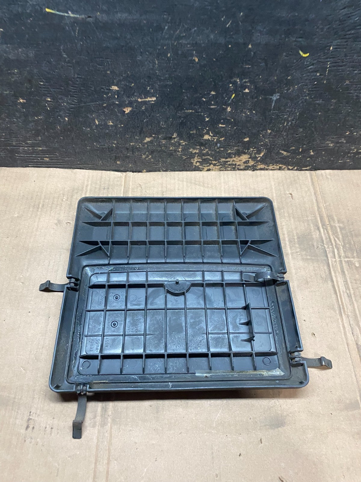 2008 to 2012 Ford Escape Engine Motor Cover Oem V9958 DG5