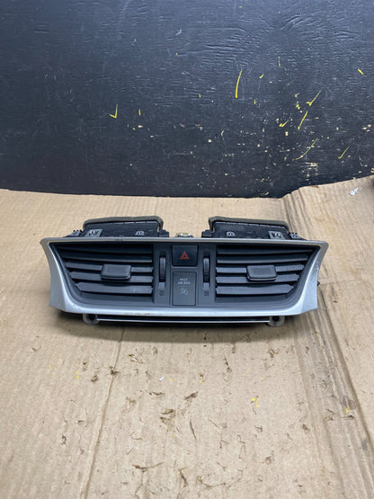 2013 to 2015 Nissan Sentra Air Vents Top Dash Center W/Hazzard Switch X1954 DG0