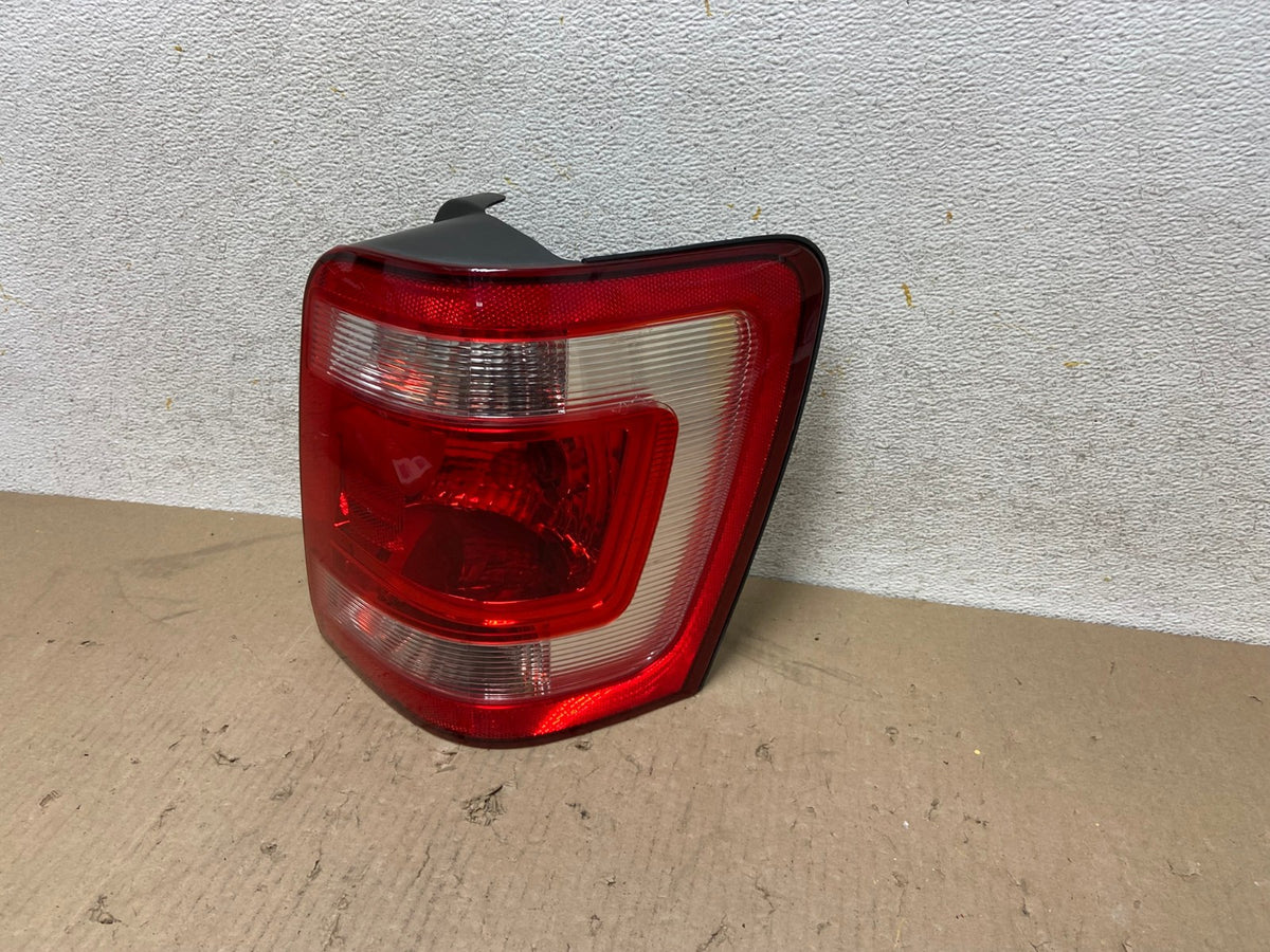 2008 to 2012 Ford Escape Right Passenger RH Side Tail Light AH7672 LK2