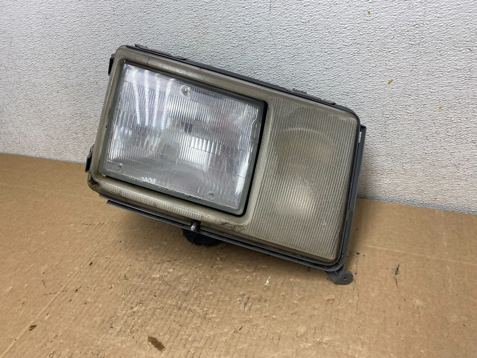 1987 - 1993 Mercedes-benz W201 190E Right RH Side Halogen Headlight Oem O7467 DG1