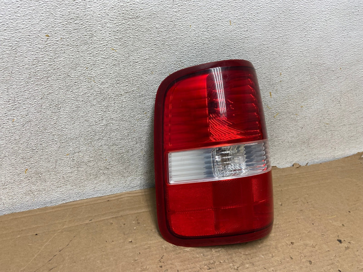 2004 to 2008 Ford F150 F-150 Left Driver LH Side Tail Light AH9027 LK1