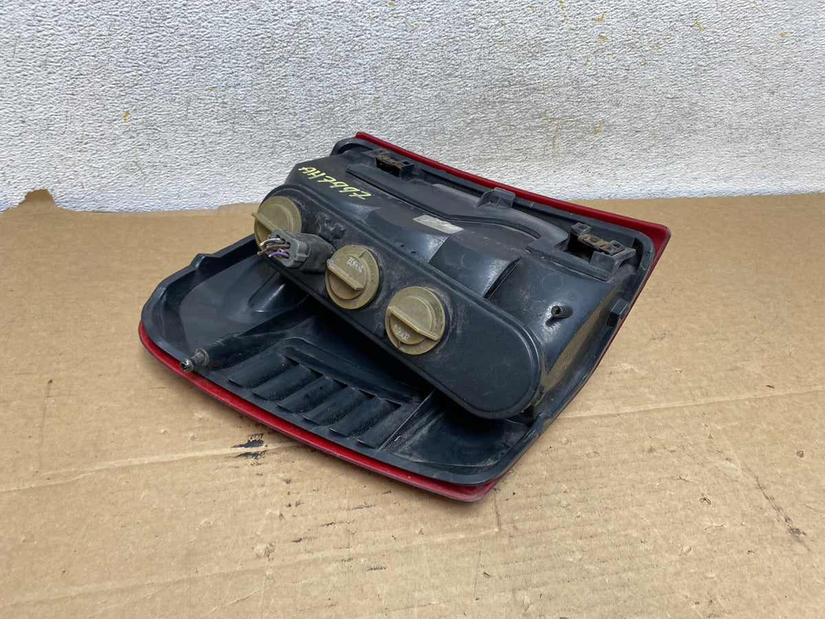 1999-2004 Jeep Grand Cherokee WJ Right Passenger Rh Tail Light AH7997 LK5