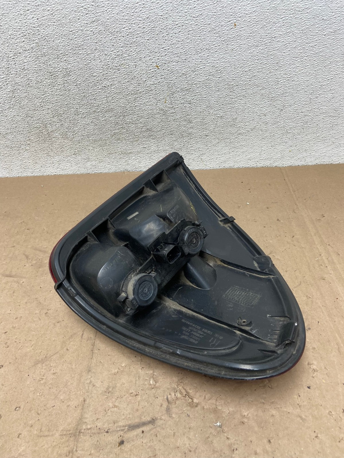 2004 - 2007 Dodge Grand Caravan Right Passenger Side Tail Light AG5420 LK5
