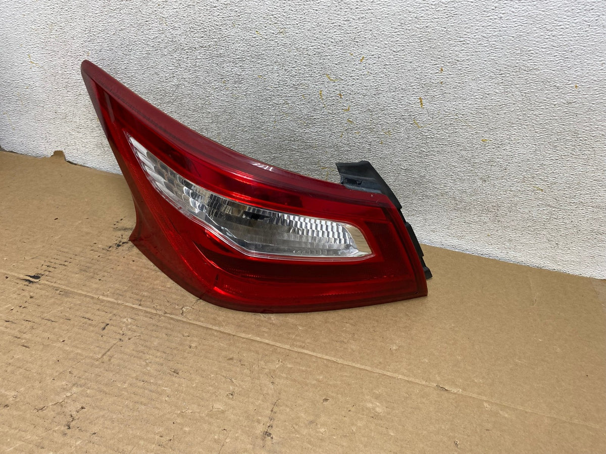 2016 2017 2018 Nissan Altima Left Driver LH Side Tail Light AH8036 LK2