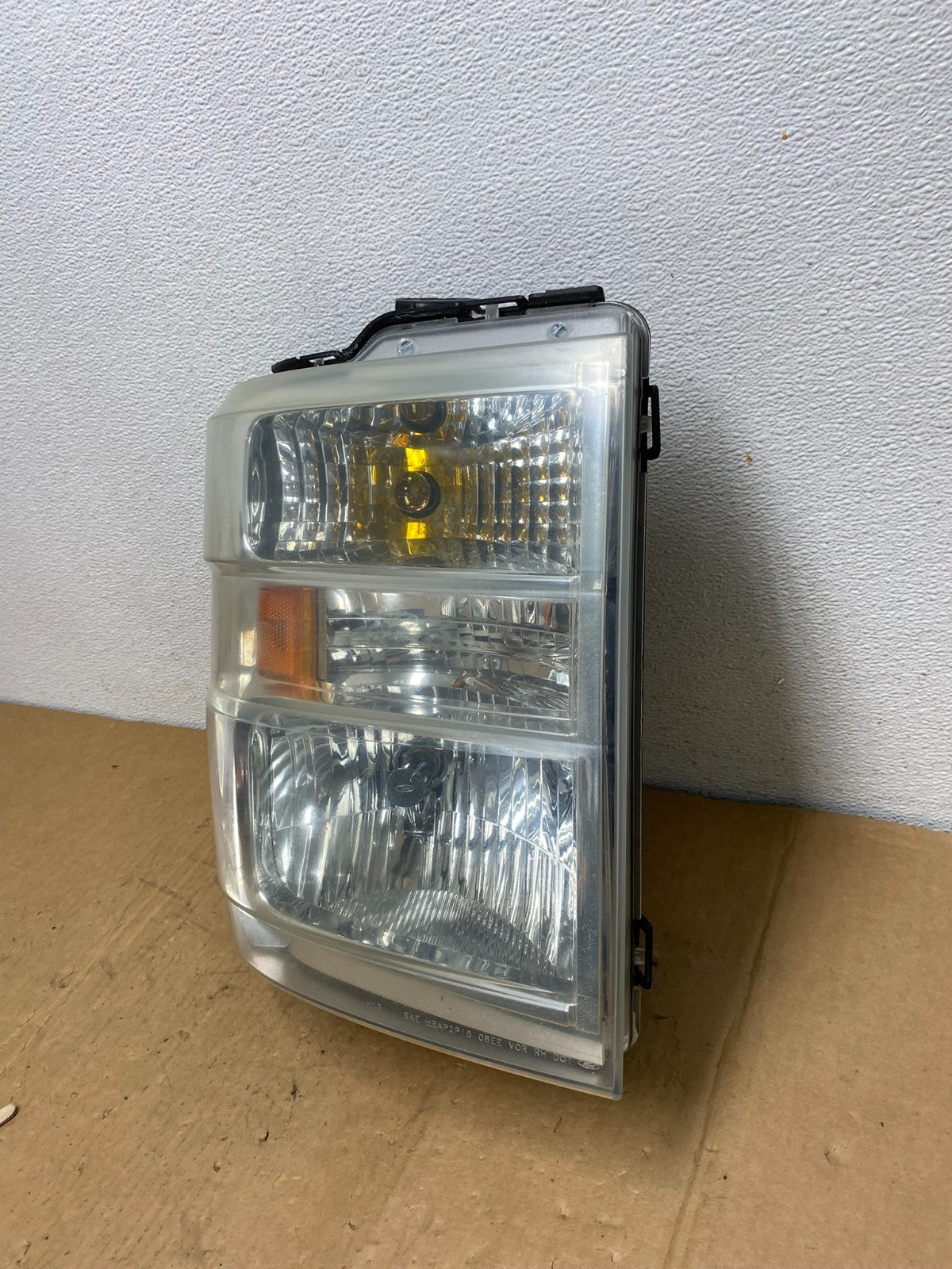 2008-2014 Ford Econoline E150 E250 E350 Right Passenger Headlight AC8604 DW1